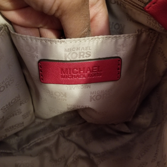 Authentic 'Michael Kor ' Red handbag - Picture 3 of 6